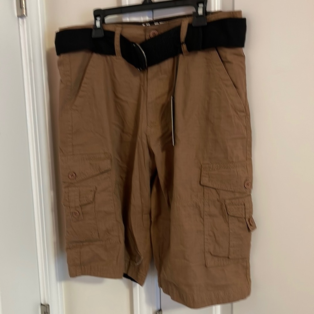 Mens sz 30 Cargo Shorts 6 pockets NWT’s